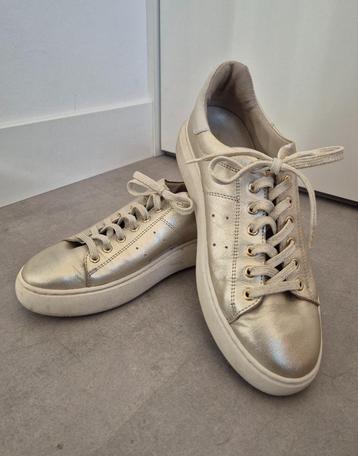 Tango goudkleurige sneakers maat 40 beschikbaar voor biedingen