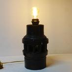 Tafellamp gemaakt van een as van een karrewiel., Ophalen of Verzenden, Zo goed als nieuw, Hout, Minder dan 50 cm