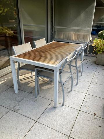 Tuinmeubelset, tuintafel met stoelen beschikbaar voor biedingen