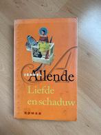 Liefde en schaduw - Isabel Allende, Ophalen of Verzenden, Gelezen