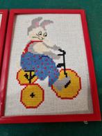 geborduurde schilderijtjes met konijn, Huis en Inrichting, Woonaccessoires | Schilderijen, Tekeningen en Foto's, Ophalen of Verzenden