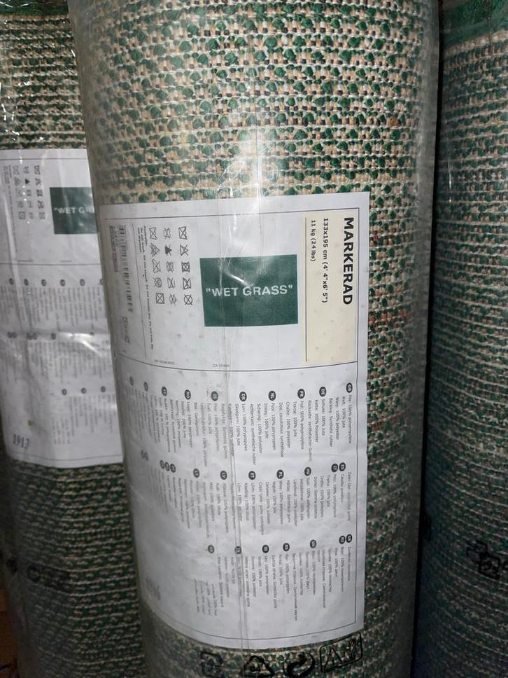 Off White x Markerad Wet Grass Tapijt Ikea - Nieuw, Huis en Inrichting, Stoffering | Tapijten en Kleden, Nieuw, 200 cm of meer