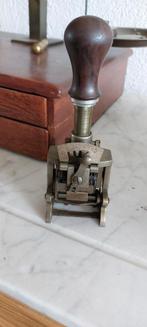 Antieke stempel machine, Ophalen of Verzenden
