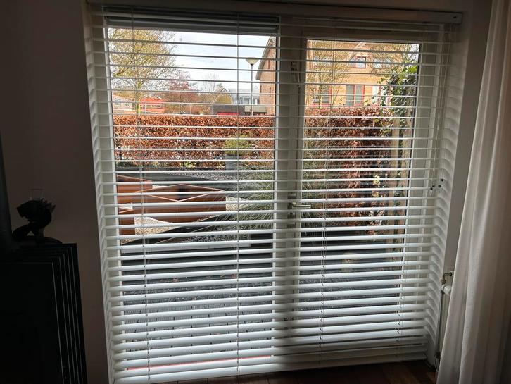 2 x Luxaflex 199x215,5 cm met 7 cm lamellen, Huis en Inrichting, Stoffering | Gordijnen en Lamellen, Gebruikt, 200 cm of meer