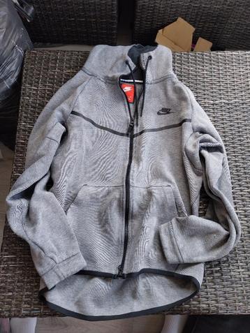 Nike vest beschikbaar voor biedingen