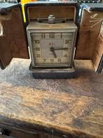 Leuk 30er jaren art deco reisklokje in foedraal ( werkend !), Antiek en Kunst, Antiek | Klokken, Ophalen of Verzenden