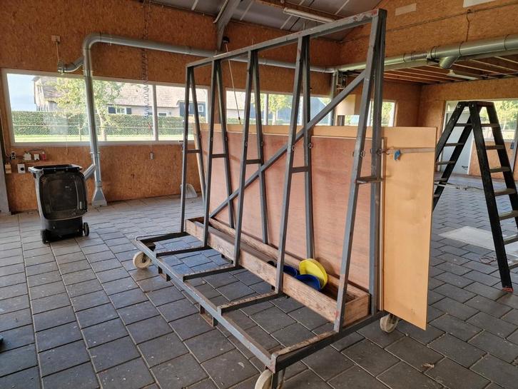 Grote stalen kozijnenbok, Hobby en Vrije tijd, Overige Hobby en Vrije tijd, Gebruikt, Ophalen