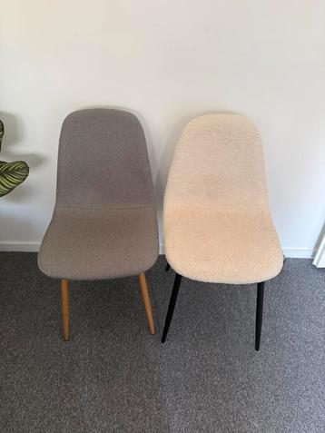 GRATIS 2 stoelen beschikbaar voor biedingen