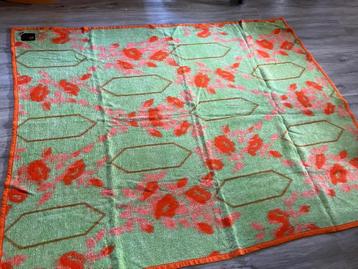 Grote vintage deken beschikbaar voor biedingen