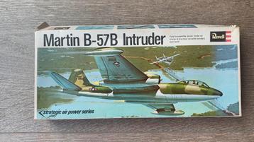 Revell Martin B-57B Intruder 1970 beschikbaar voor biedingen