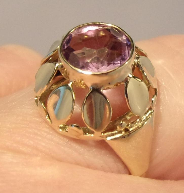 Antieke gouden damesring met Amethist, Sieraden, Tassen en Uiterlijk, Antieke sieraden, Ring, Goud, Met edelsteen, Verzenden