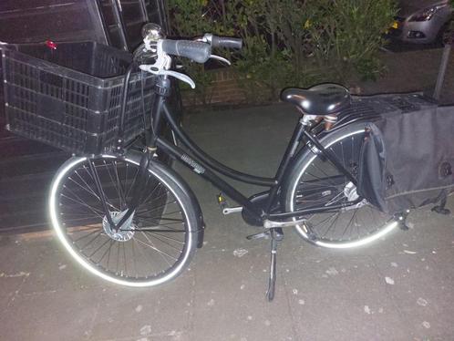 BATAVUS in goede staat - 3 versnellingen, Fietsen en Brommers, Fietsen | Dames | Damesfietsen, Gebruikt, Batavus, Versnellingen