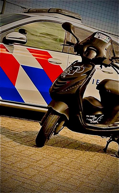 PIAGGIO ZIP IGET 4T 3V Euro 5, Fietsen en Brommers, Scooters | Piaggio, Zo goed als nieuw, Zip, Maximaal 45 km/u, Benzine, Ophalen