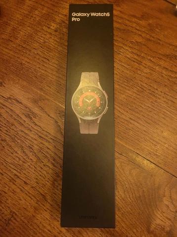 Smartwatch Samsung galaxy 5 pro Grey titanium beschikbaar voor biedingen