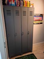 Kledingkast en lage kast in lockerstijl, Ophalen of Verzenden, Zo goed als nieuw