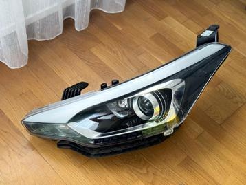 Hyundai i20 Koplamp Links – Xenon Lens LED beschikbaar voor biedingen