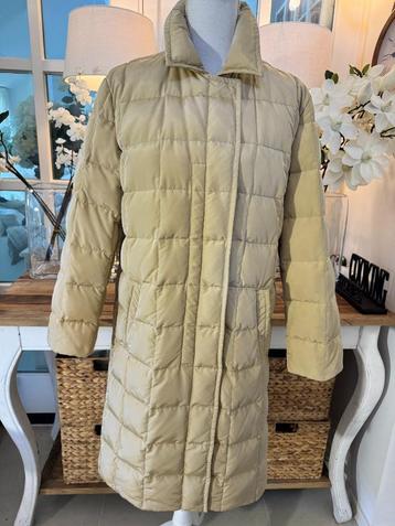 Chique, lange, Gold-Beige jas Max Mara Weekend, 38/M, ZGAN. beschikbaar voor biedingen