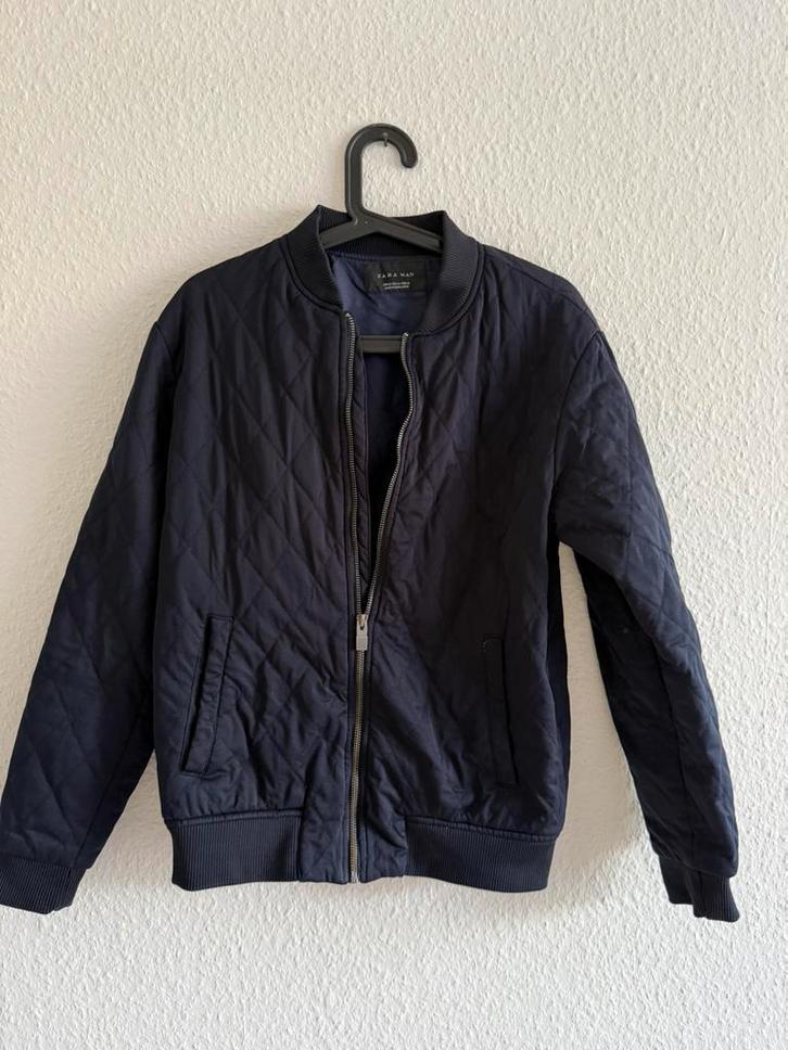 Zwarte gewatteerde jas van ZARA MAN, maat M, Kleding | Heren, Jassen | Winter, Zo goed als nieuw, Maat 48/50 (M), Zwart, Ophalen of Verzenden