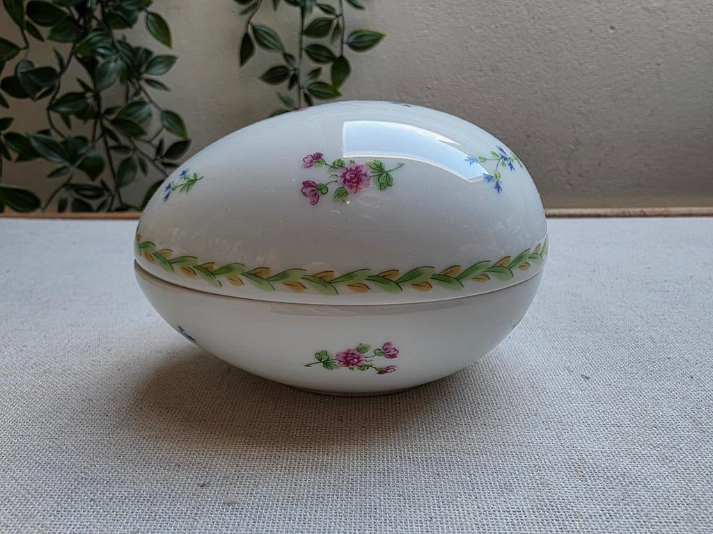 Frans porseleinen Limoges Ei met bloemetjes, Verzamelen, Ophalen of Verzenden, Zo goed als nieuw, Porselein, Kop en/of schotel