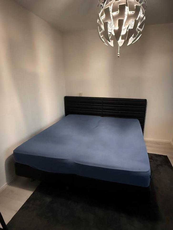 Boxspring 180x200, Huis en Inrichting, Slaapkamer | Bedden, Zo goed als nieuw, Tweepersoons, 180 cm, 200 cm, Stof, Zwart, Verstelbaar