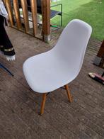4 Witte Eames Stijl Stoel - Scandinavisch Design, Huis en Inrichting, Stoelen, Wit, Scandinavisch, Zo goed als nieuw, Vier