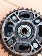 Tandwieldrager met tandwiel, weet niet voor welk brommer, Fietsen en Brommers, Brommeronderdelen | Oldtimers, Ophalen of Verzenden