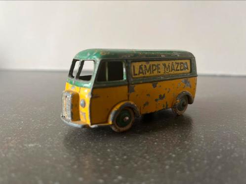 Dinkey toys  Peugeot D3A. De originele uit de jaren 50/60, Hobby en Vrije tijd, Modelauto's | 1:50, Zo goed als nieuw, Bus of Vrachtwagen
