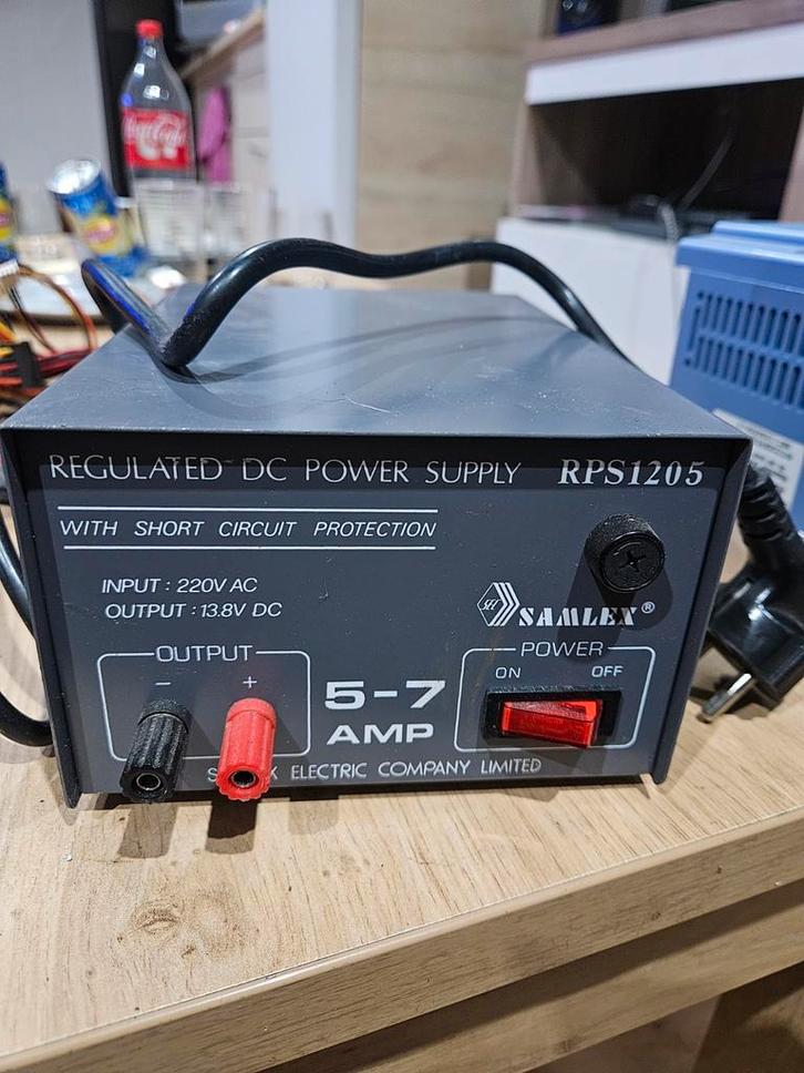Samlex RPS1205 Gereguleerde DC Voeding, Hobby en Vrije tijd, Elektronica-componenten, Gebruikt, Ophalen