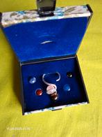 Zilverkleurige ring met verschillende ronde steentjes, Ophalen, Overige materialen, 20 of groter, Zo goed als nieuw