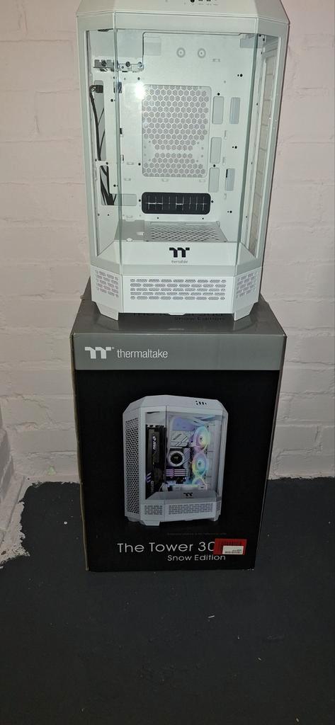 Thermaltake The Tower 300 white, Computers en Software, Computerbehuizingen, Zo goed als nieuw, Ophalen