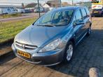 Peugeot 307 SW Peugeot 307 SW 2.0 16V Navtech-7 PERSOONS, Auto's, Peugeot, Voorwielaandrijving, Gebruikt, Zwart, 4 cilinders