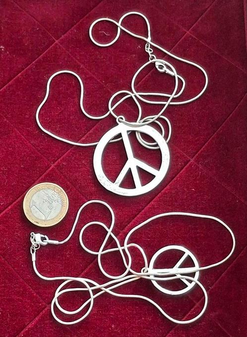 Vrijheid teken aan lange zilveren ketting..2 stuks.., Sieraden, Tassen en Uiterlijk, Kettinghangers, Zo goed als nieuw, Zilver