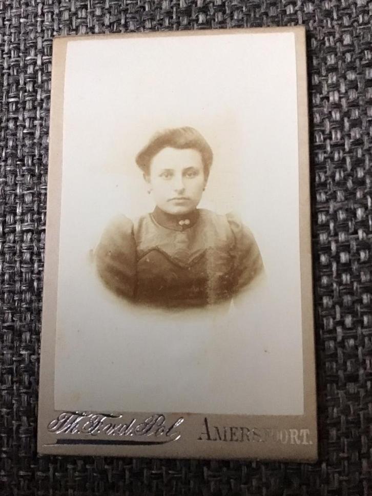 CDV, Vrouw, Th.F. van der Pol, Amersfoort, Carte de Visite, Verzamelen, Foto's en Prenten, Gebruikt, Foto, Voor 1940, Ophalen of Verzenden