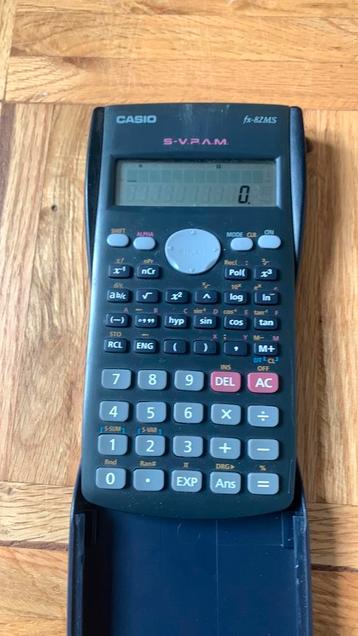 Casio rekemmachine fx-82MS beschikbaar voor biedingen