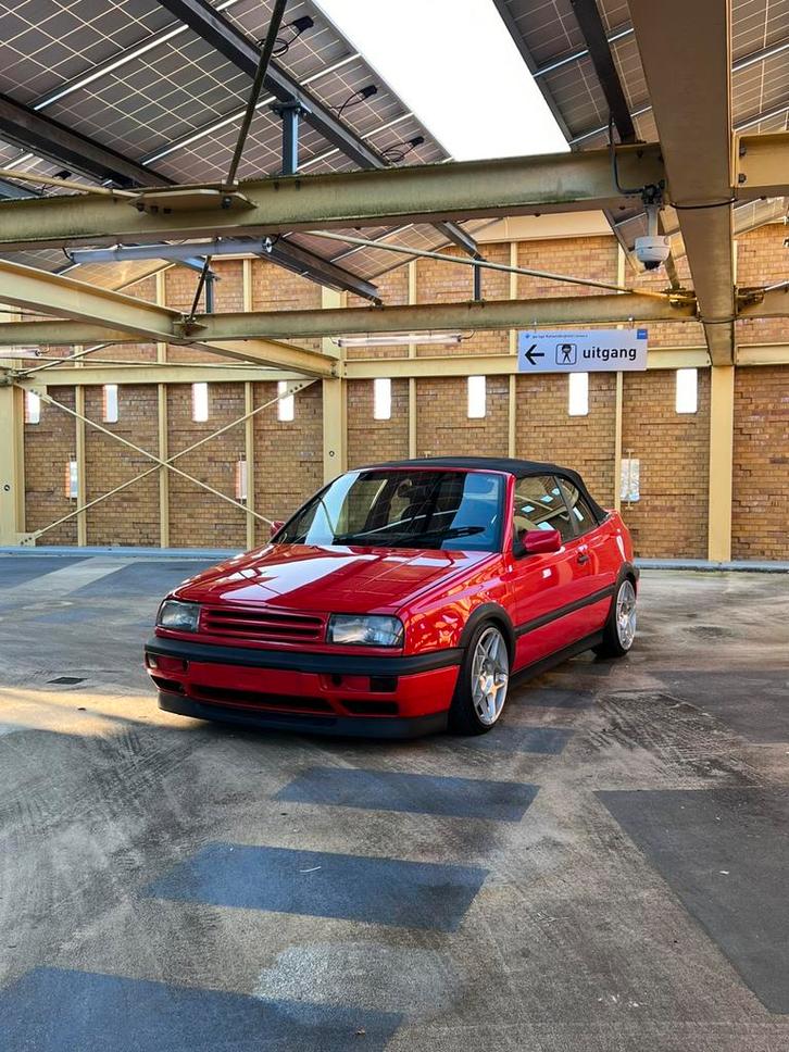 Volkswagen Golf 2.0 Cabriolet 85KW 1997 Rood, Auto's, Volkswagen, Particulier, Golf, Bluetooth, Elektrische buitenspiegels, Elektrische ramen