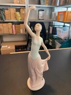 Nao made by lladro balletdanseres, Verzamelen, Beelden en Beeldjes, Ophalen of Verzenden, Zo goed als nieuw