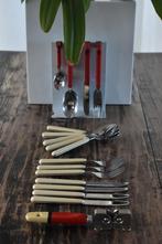 Abert 5 persoons rood & wit buiten bestek 12x & messlijper, Ophalen of Verzenden, Gebruikt, Rvs of Chroom