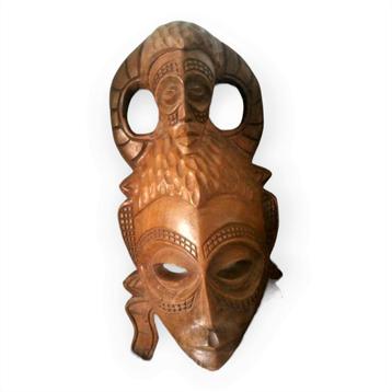 Afrikaans houtsnijwerk masker mooie detauls 39 cm lang 2207 beschikbaar voor biedingen