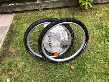 te koop:Set MTB wielen 26 inch achterwiel 8 versnellingen beschikbaar voor biedingen