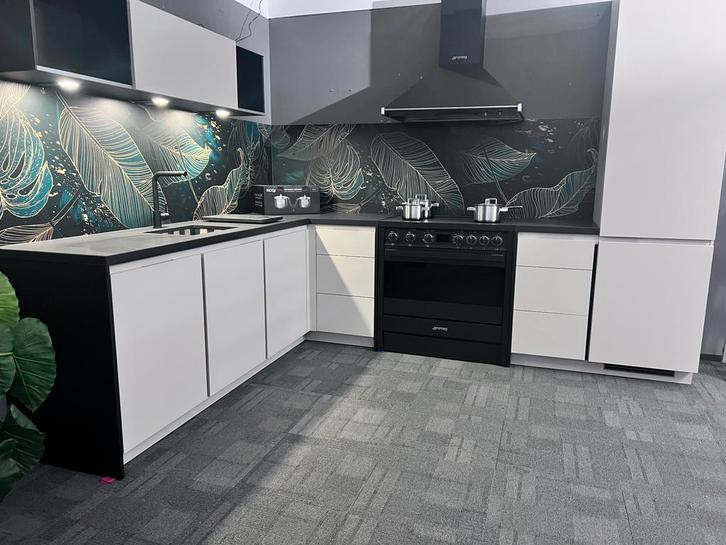 NIEUWE zeer hoogwaardige Beckermann keuken met inductie ., Huis en Inrichting, Keuken | Complete keukens, Nieuw, Hoekkeuken, Overige kleuren