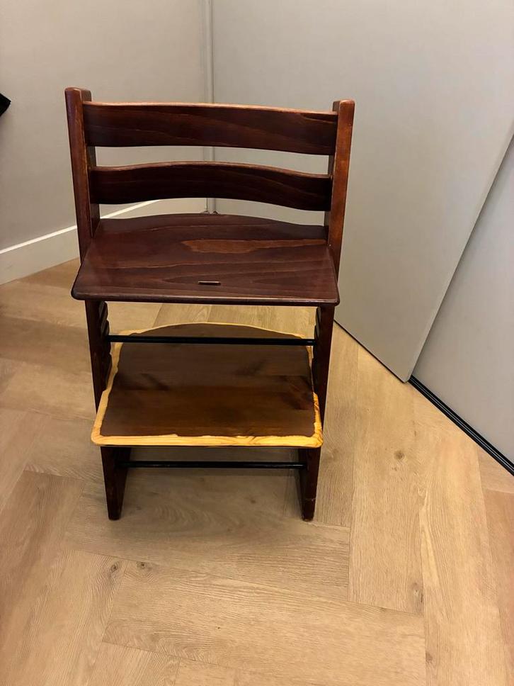 Stokke Tripp Trapp V2 Walnoot - Meegroeistoel, Kinderen en Baby's, Kinderstoelen, Gebruikt, Meegroeistoel, Ophalen