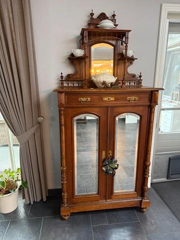 Antiek Kastje - Prachtig en Ruim! beschikbaar voor biedingen