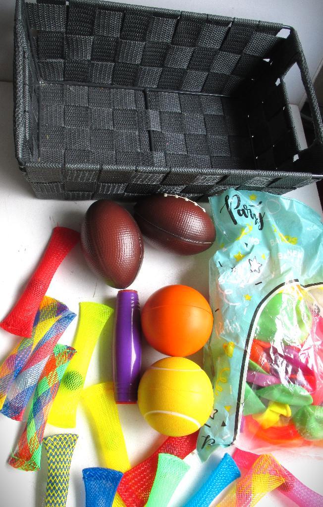 Knikker in zakje~Mesh Marble~Fidget~Doos vol~Ballonnen, Kinderen en Baby's, Speelgoed | Buiten | Los speelgoed, Zo goed als nieuw