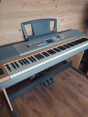 Portable YAMAHA PORTABLE GRAND PIANO beschikbaar voor biedingen