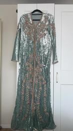 Prachtige groene kaftan met borduursels, Maat 38/40 (M), Galajurk, Ophalen of Verzenden, Zo goed als nieuw