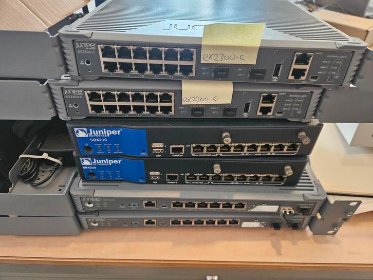 Juniper SRX210, EX2300-c,Netwerk Apparatuur, Computers en Software, Netwerk switches, Gebruikt, Ophalen of Verzenden