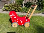 Rode Poppenwagen met gewassen dekbedje merk Simply, Ophalen of Verzenden, Zo goed als nieuw, Rij- of Hobbelspeelgoed