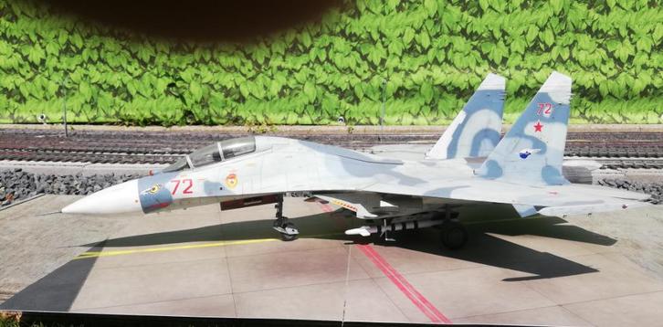 Trumpeter 02224 Soviet Sukhoi Su-27 Flanker B schaal 1/32, Hobby en Vrije tijd, Modelbouw | Vliegtuigen en Helikopters, Zo goed als nieuw