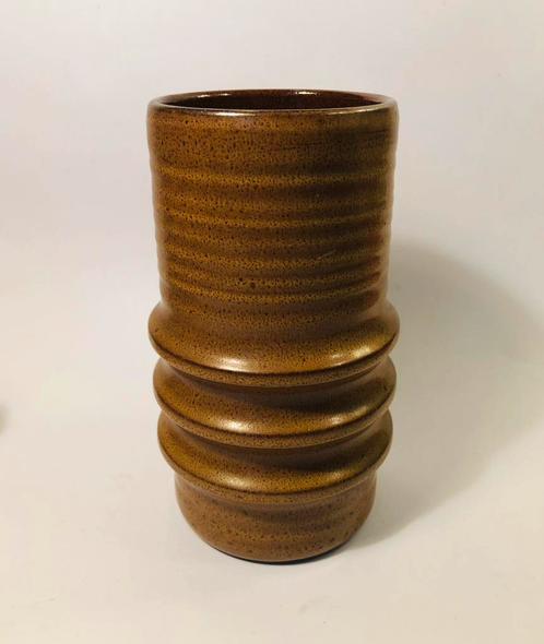 Karamel bruinkleurige cylindervaas, vintage, ribbelvaas, Antiek en Kunst, Antiek | Vazen, Ophalen of Verzenden