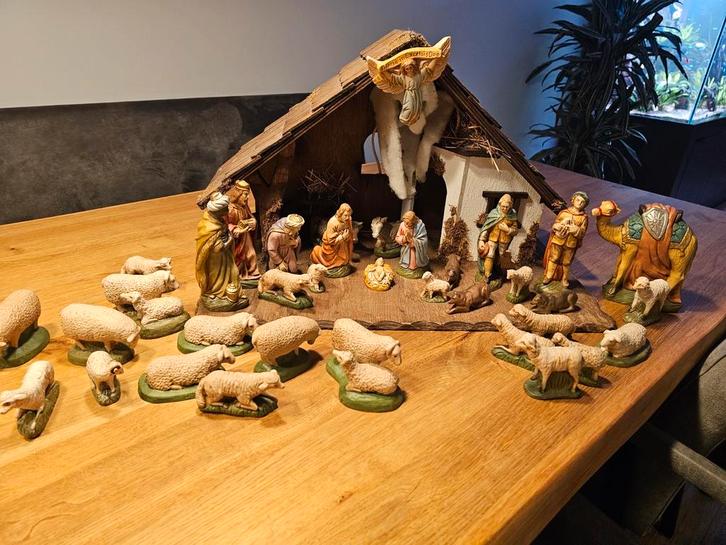 Kerststal met veel figuren, Antiek en Kunst, Antiek | Religie, Ophalen
